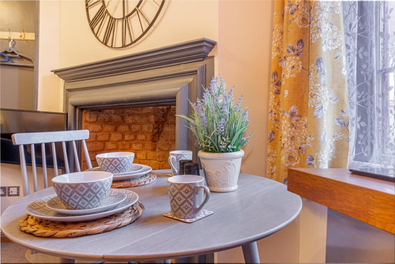 Host & Stay - The Merchant House Apartments เฮริฟอร์ด ภายนอก รูปภาพ