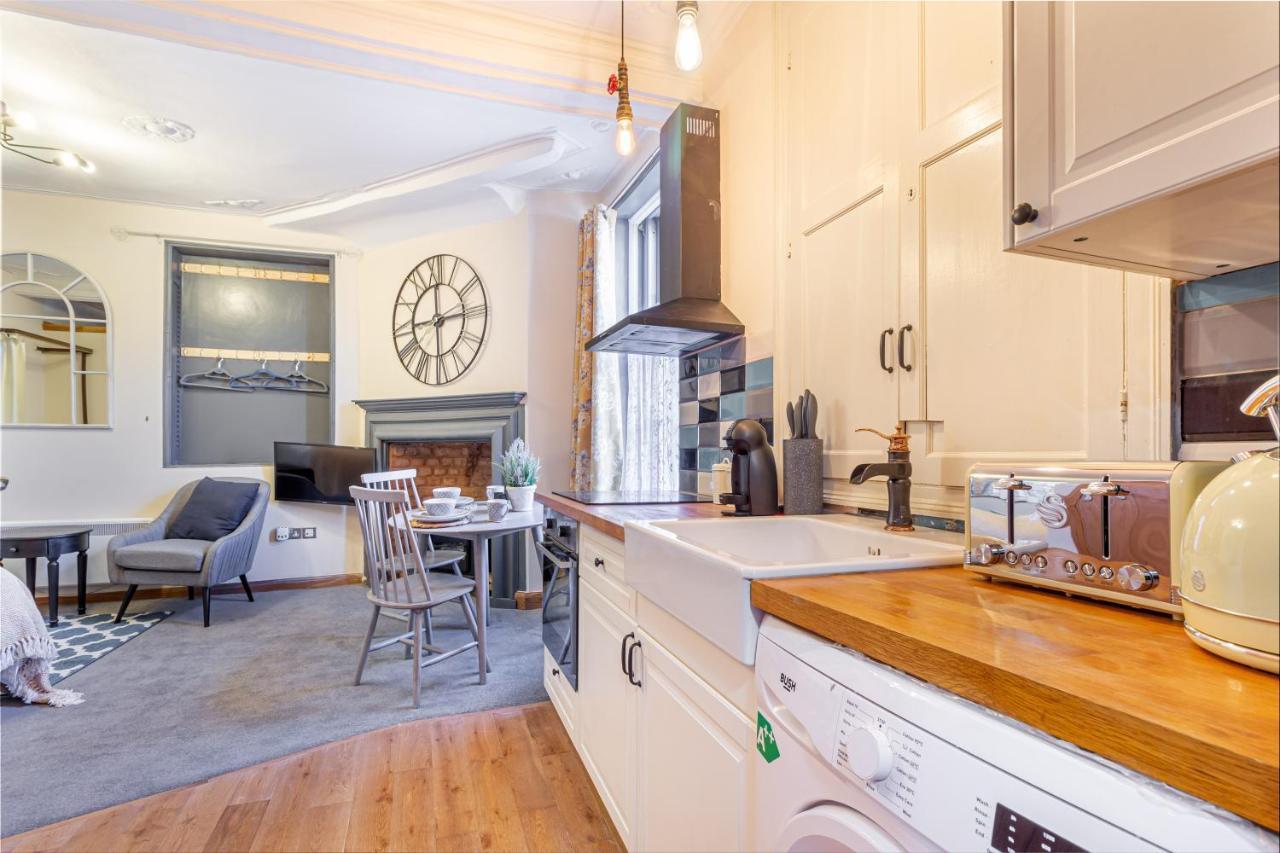 Host & Stay - The Merchant House Apartments เฮริฟอร์ด ภายนอก รูปภาพ